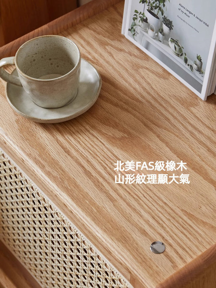 Chestnut 實木床頭櫃